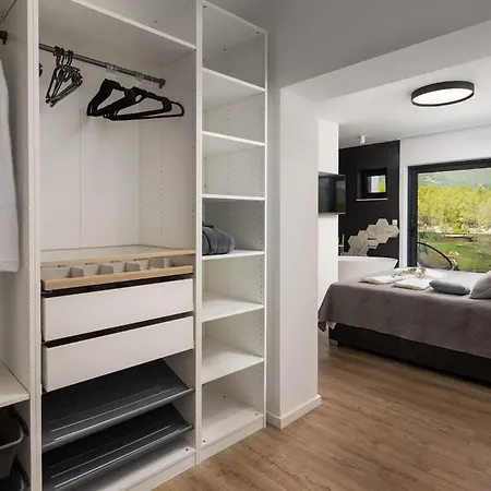 Cozy In Radosic With Jacuzzi Holiday home *