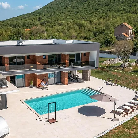 Amazing In Radosic Casa vacanze